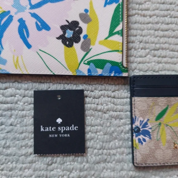 Kate Spade Lucy Wristlet & Floral Card Holder - Picture 16 of 16